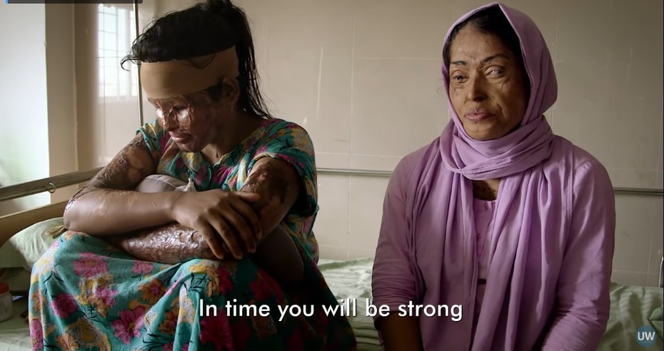 酸による暴力被害者