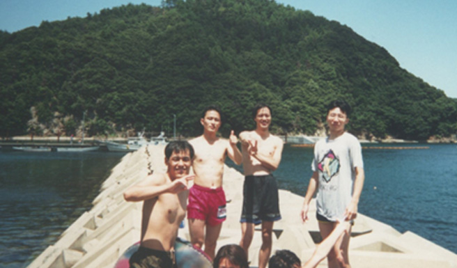 西医体終了後にバレーボール部の仲間と海水浴
